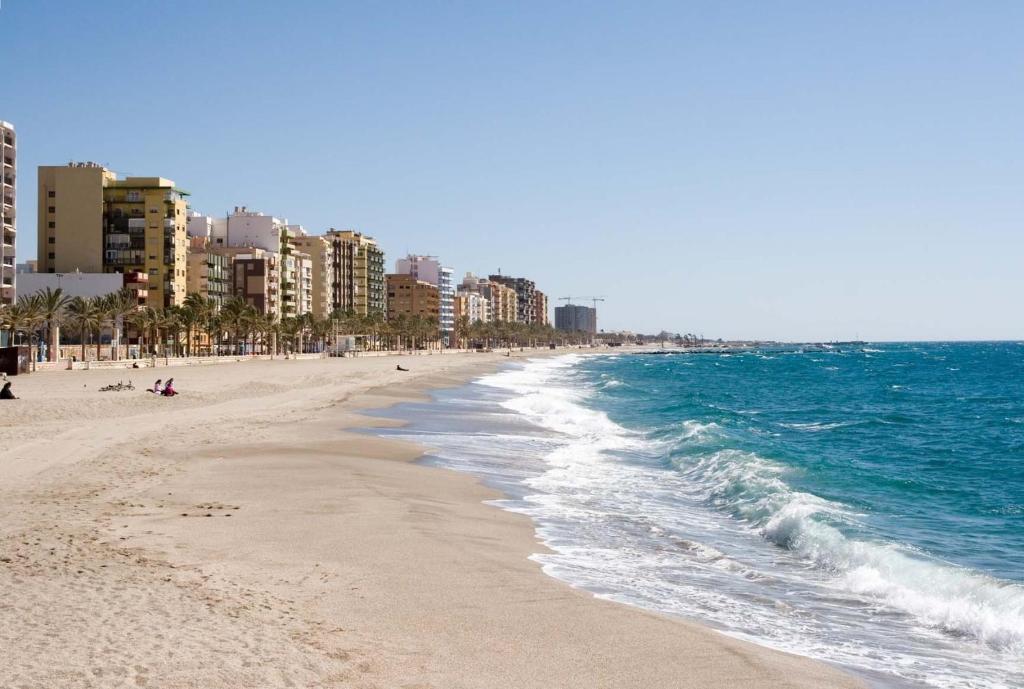 Apartamentos 16:9 Playa Suites Almería Exteriör bild