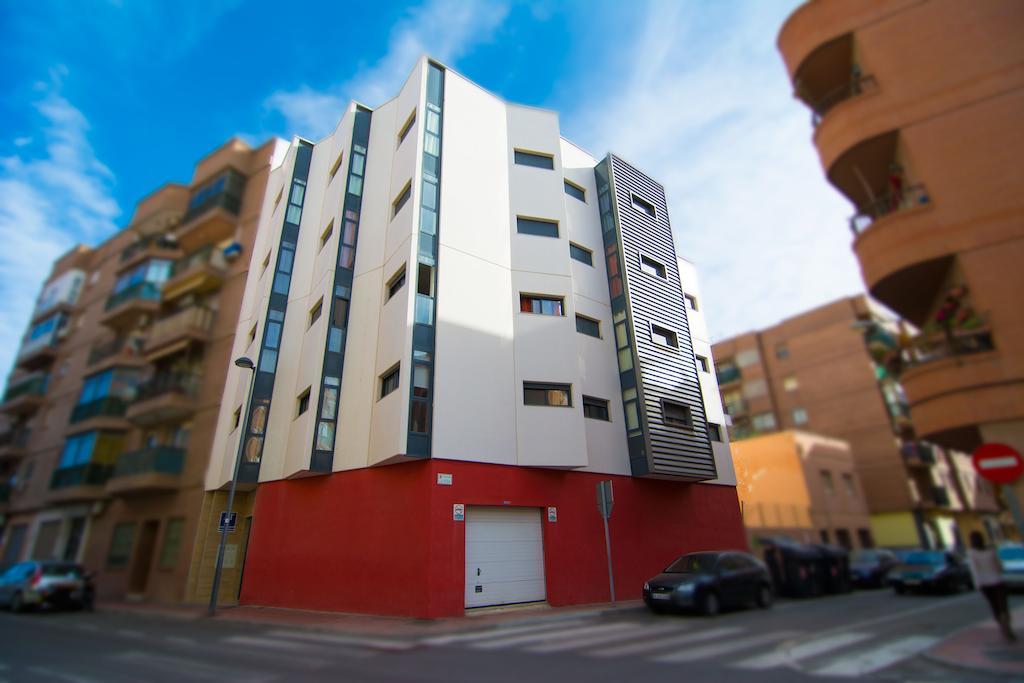 Apartamentos 16:9 Playa Suites Almería Exteriör bild